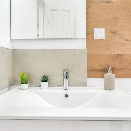 Apartamento Retreat Residences By Lovelystay