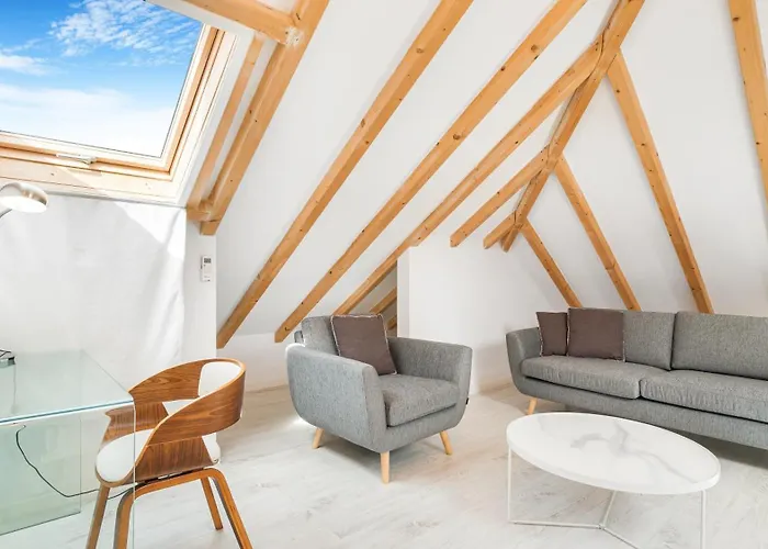 Retreat Residences By Lovelystay 신트라